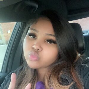 Meet your Posher, Desi